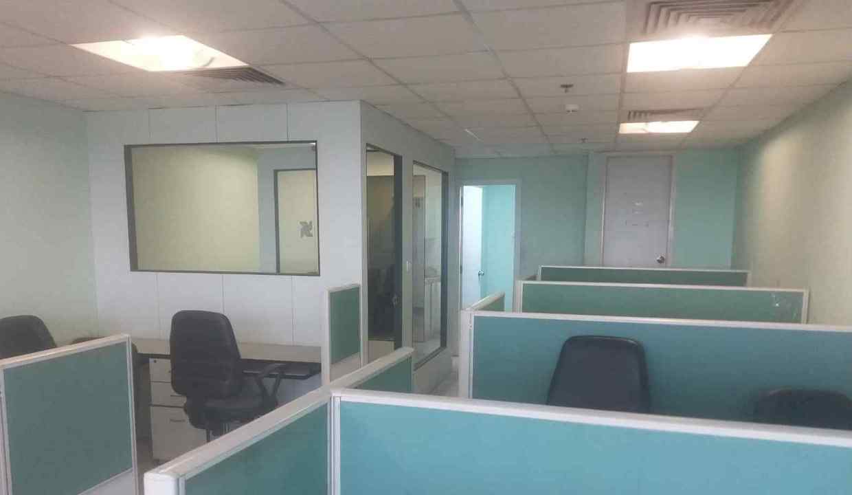 Office Space for Rent in Jasola 1056 foot